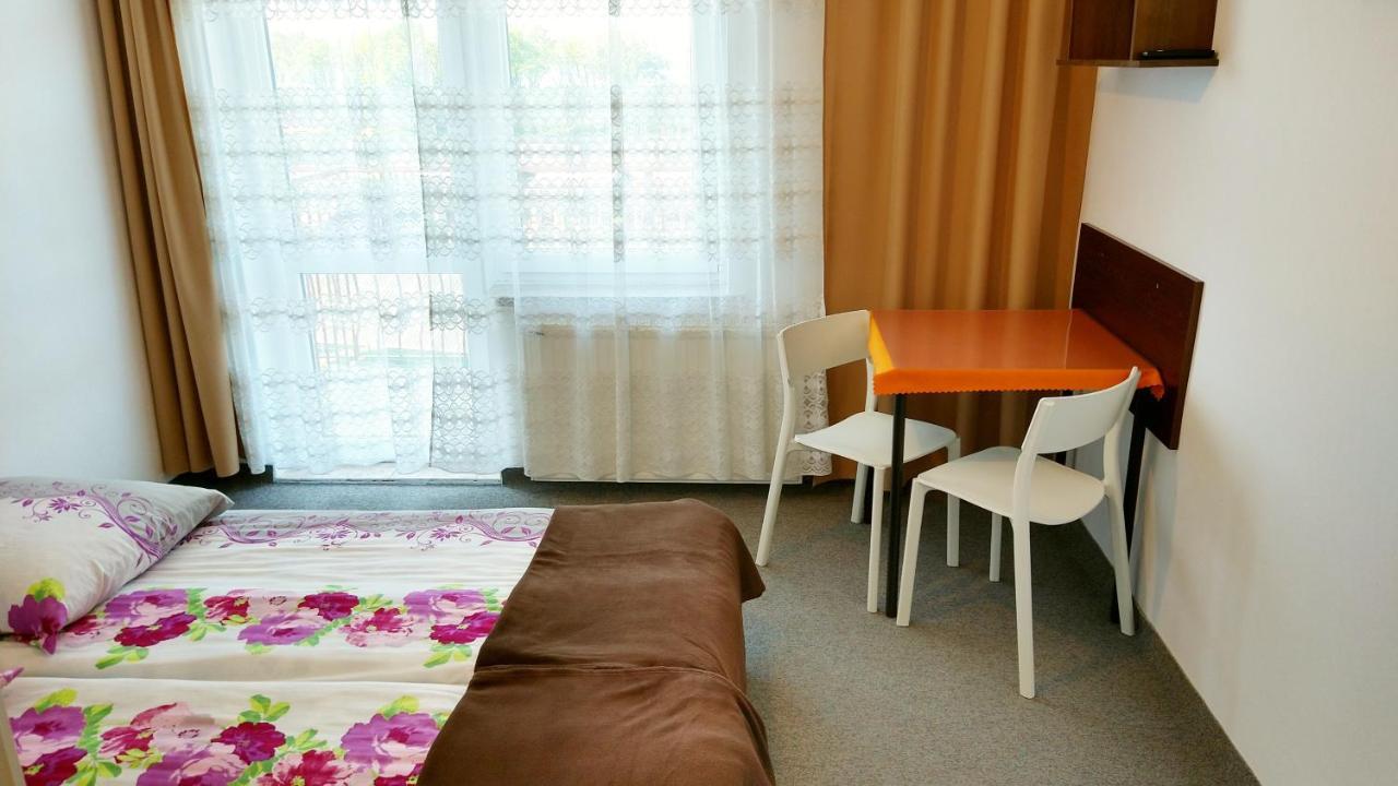 Klif Pokoje Goscinne W Centrum Blisko Morza Ustronie Morskie Exterior photo